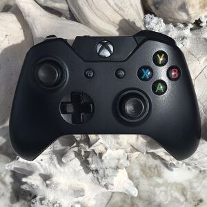 XBox One Black Wireless Gaming Controller without battery back
